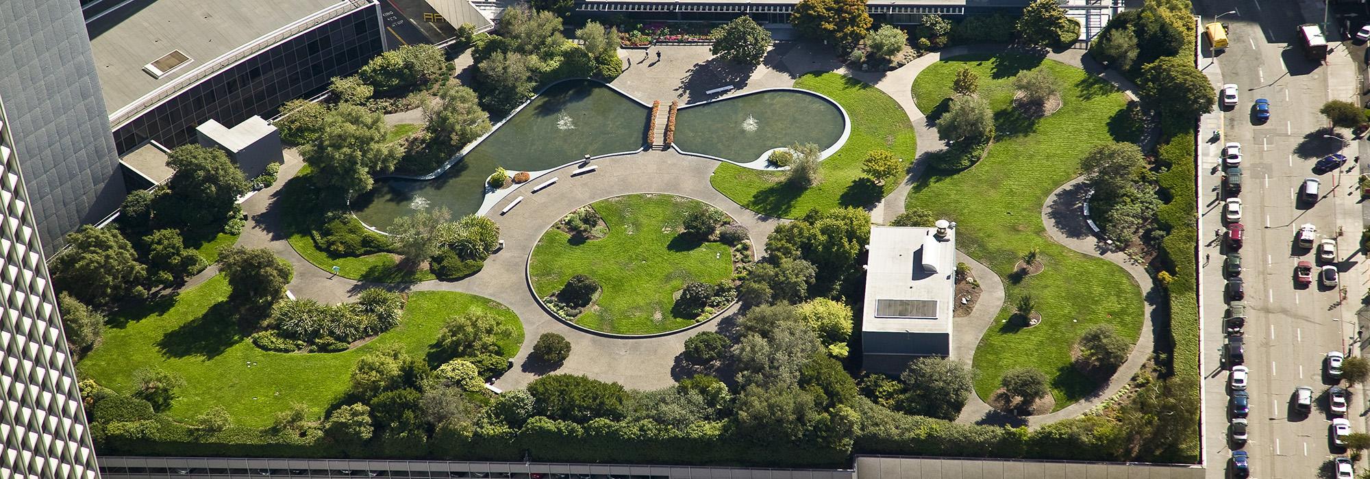 CA_Oakland_KaiserCenterRoofGarden_byTomFox_2008_002_Hero.jpg CA_Oakland_KaiserCenterRoofGarden_byTomFox_2008_002_Hero.jpg