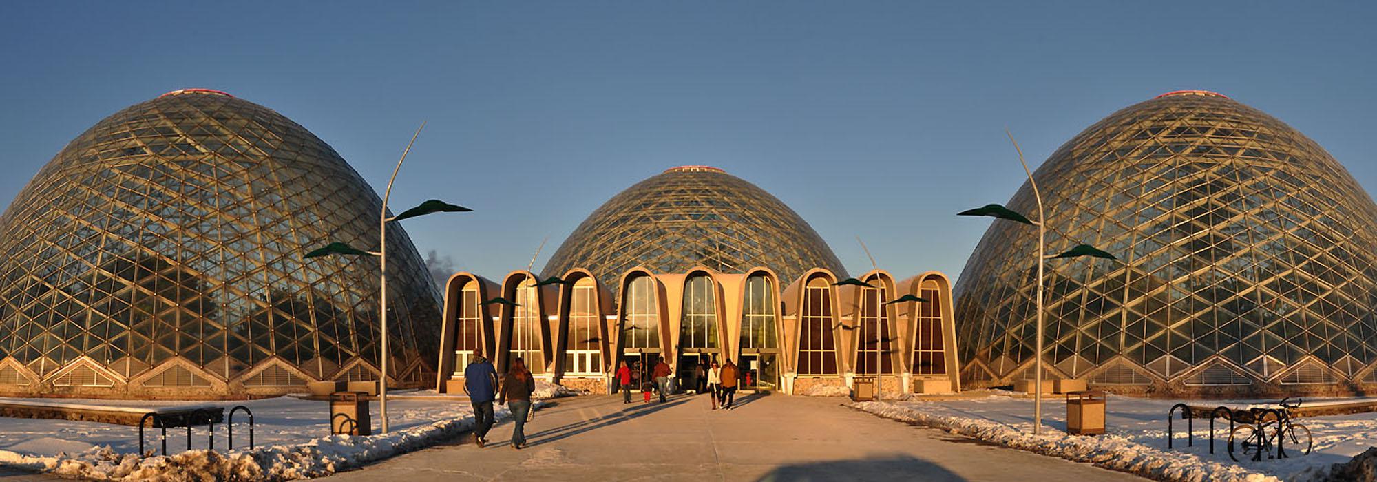 Milwaukee_MitchellParkDomes_hero_01_mapiodotnet.jpg Milwaukee_MitchellParkDomes_hero_01_mapiodotnet.jpg
