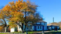 Portsmouth Friends Meetinghouse Parsonage and Cemetery, Portsmouth, RI