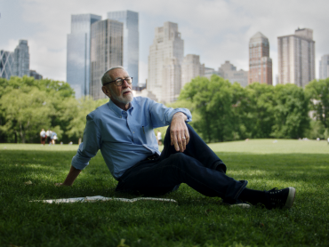 Laurie Olin sitting in Central Park