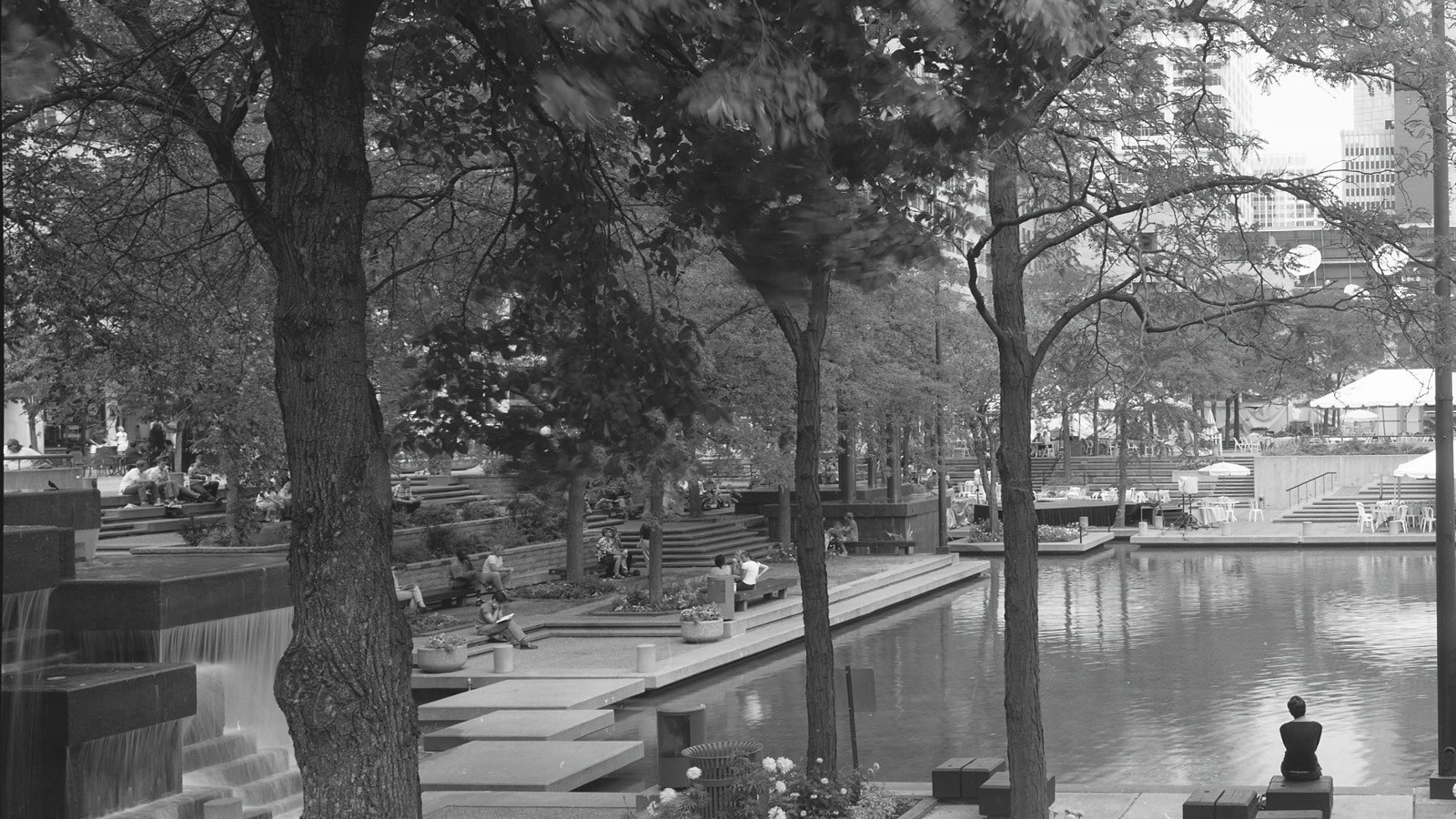 PeaveyPlaza_feature_01_ChrisFaust_1997.jpg Peavey Plaza