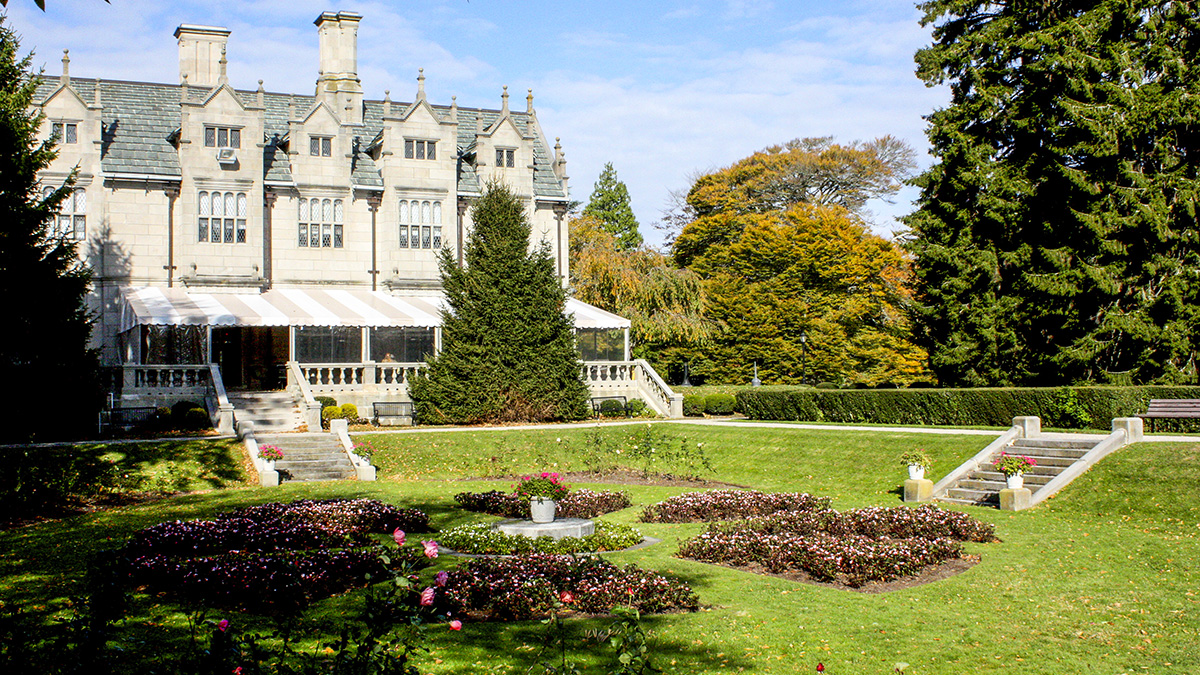 Ochre Point Cliffs Historic District, Newport, RI